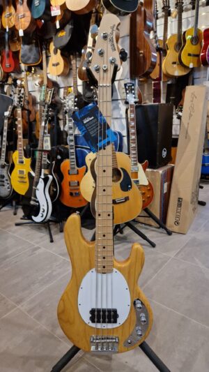 Music Man USA Stingray 2EQ H Natural Elektrische Basgitaar Incl. Case